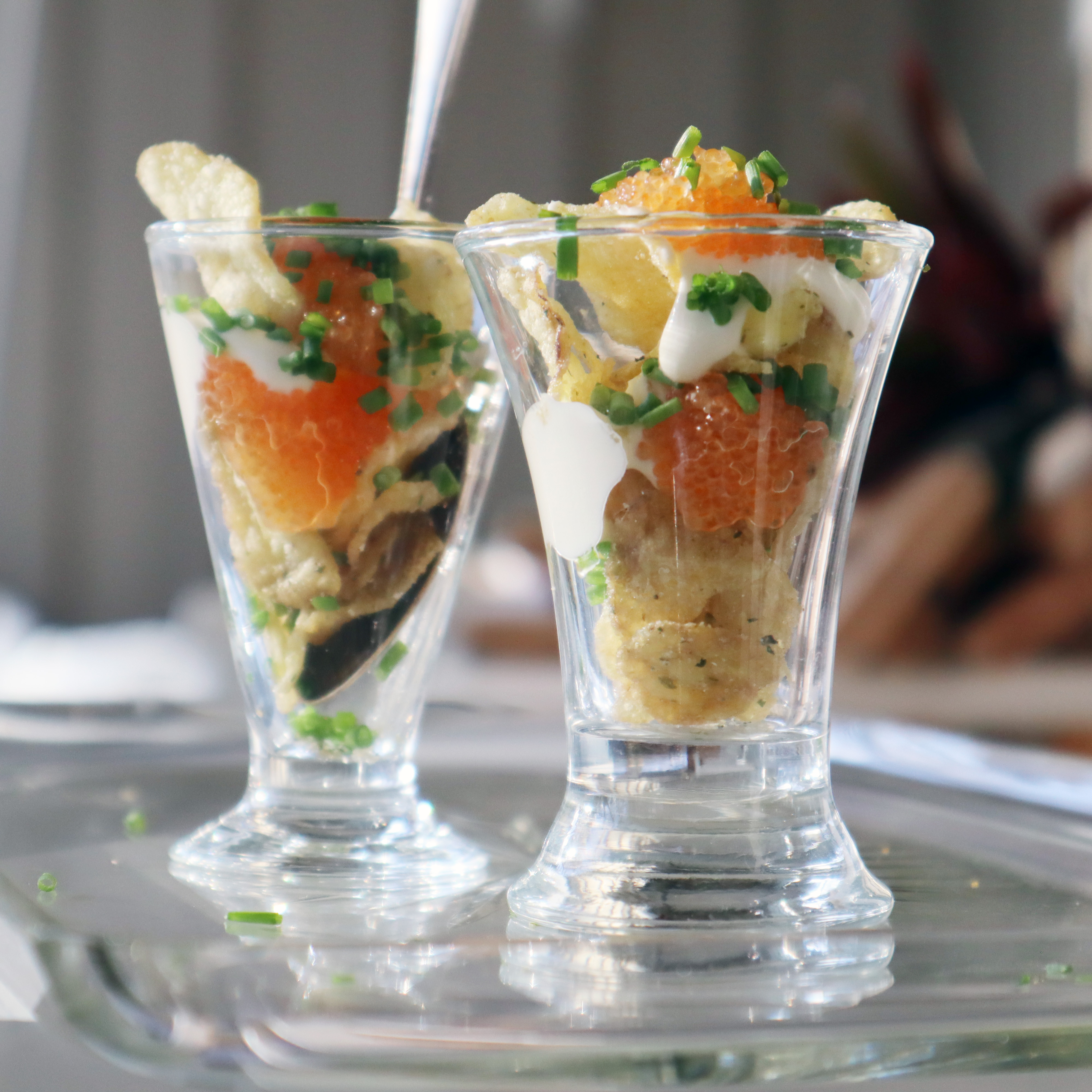 Du visar för närvarande Lyxigt tilltugg, chips med dipp i snapsglas!